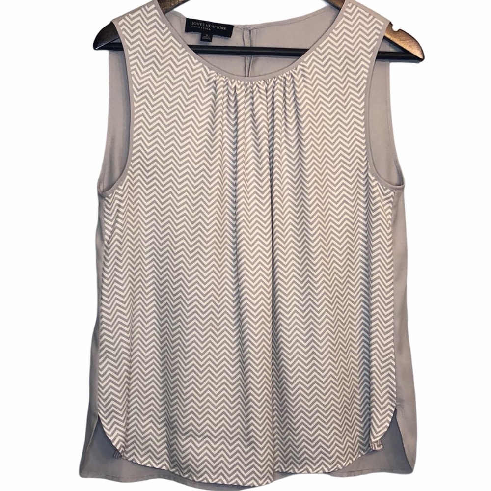 Jones New York Gray & White Chevron Tank